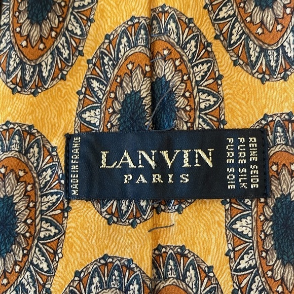 Lanvin 100% Silk Patterned Tie—FANTASTIC!! Excellent Preowned Condition! - Picture 7 of 7